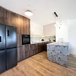 Iii Apartamento *